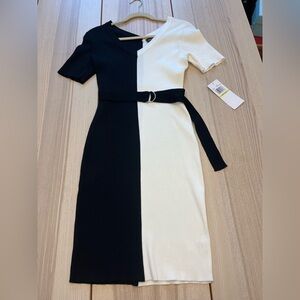 NWT Super cool y2k short sleeve sweater dress half black white with belt